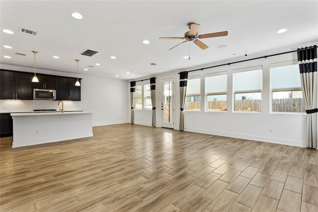 Building Photo - 9109 Moonstone Dr