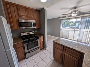 Building Photo - 2nd Floor Condo Available Now - Great Location!