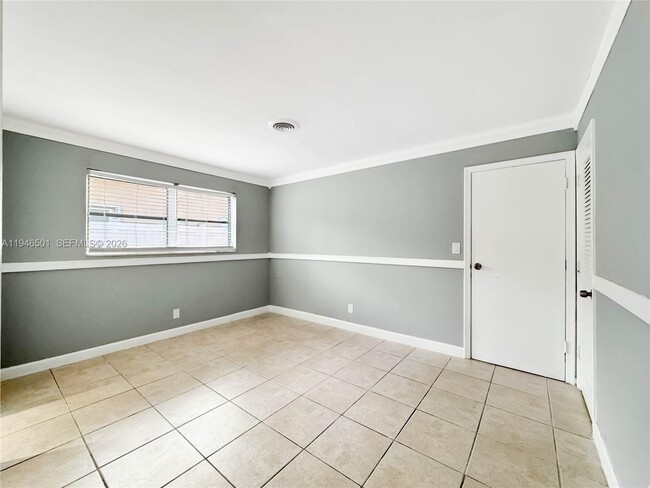 Building Photo - 6210 NE 21st Rd