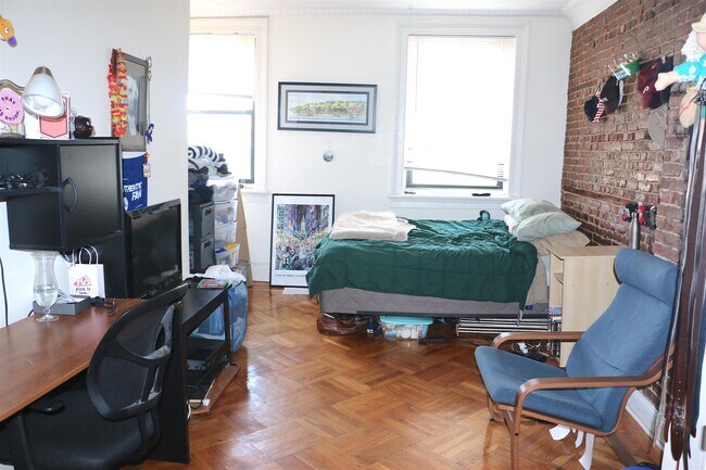 Building Photo - 405 Washington St