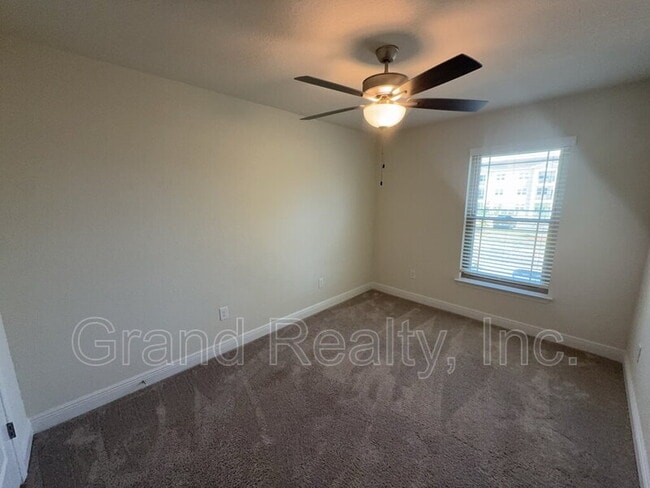 Building Photo - 4397 Village Oak Ln