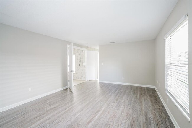 Building Photo - 1729 Dooley Ln