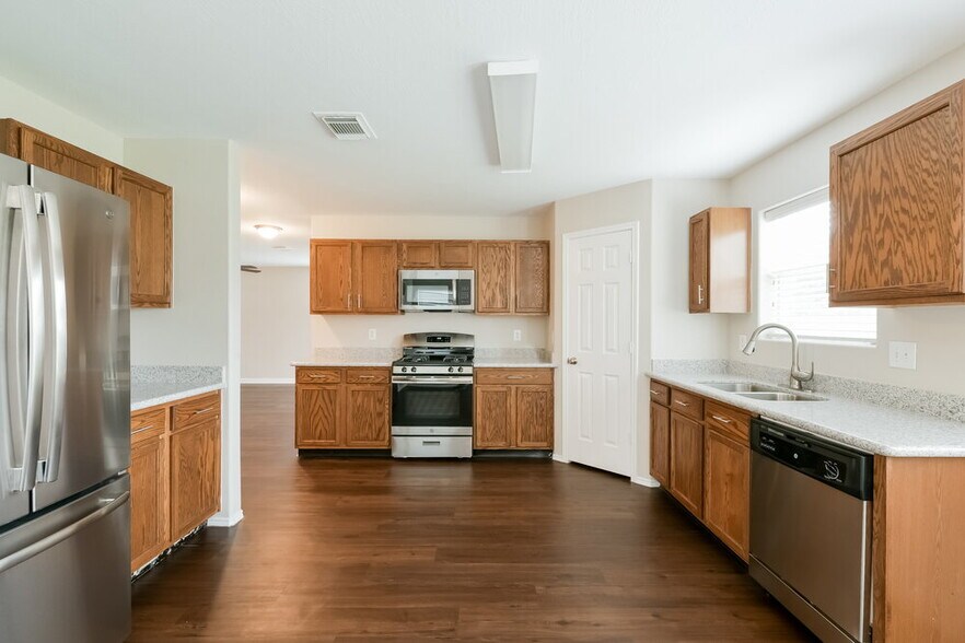 Building Photo - 7510 American Holly Ct