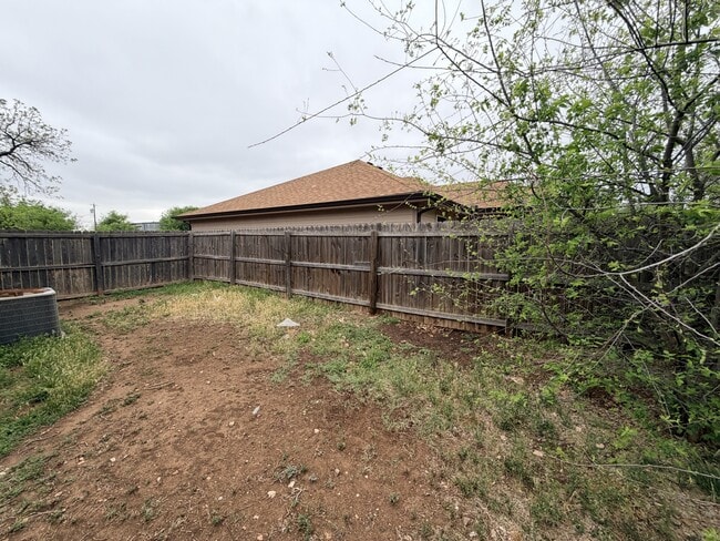 Building Photo - 2804 Abilene St