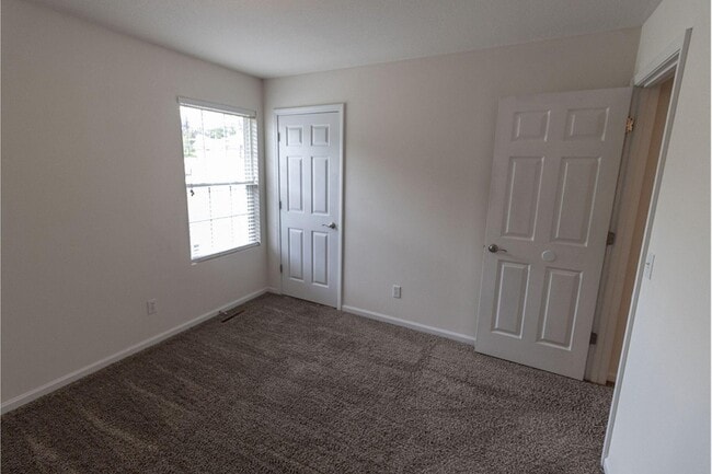 Building Photo - 3300 E St Charles Rd