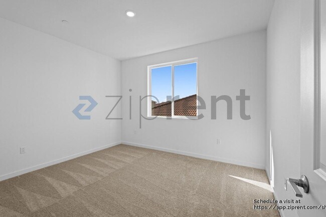 Building Photo - 1710 Halo Ave