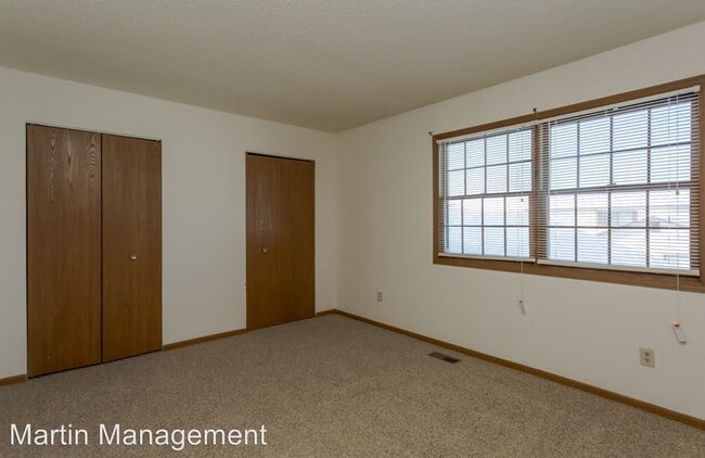 Building Photo - 6016-6038 Black Oak Dr