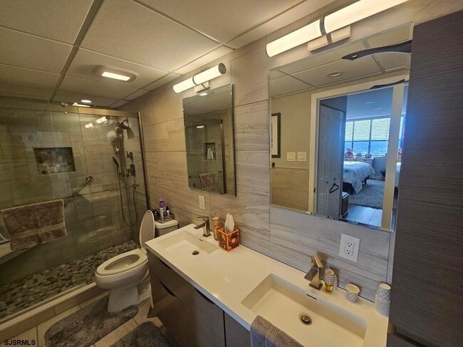 Building Photo - 100 S Berkley Square