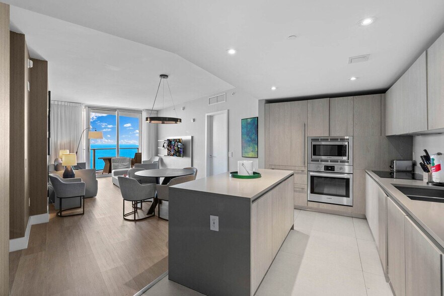 Building Photo - 4111 S Ocean Dr