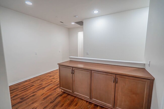 Building Photo - Beautifully Remodeled 3-Bedroom Home in Sa...