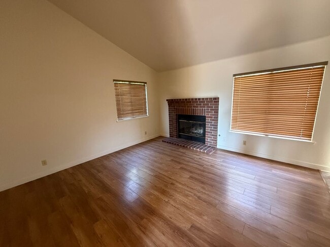 Building Photo - 2825 Airons Ct