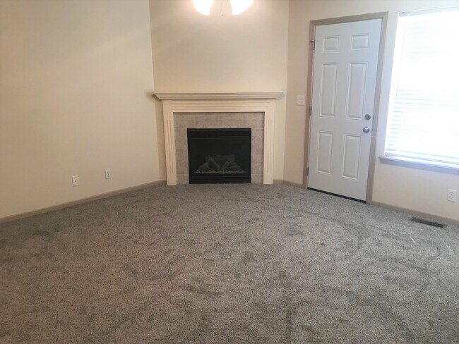 fireplace - 9844 N Lewis Ave