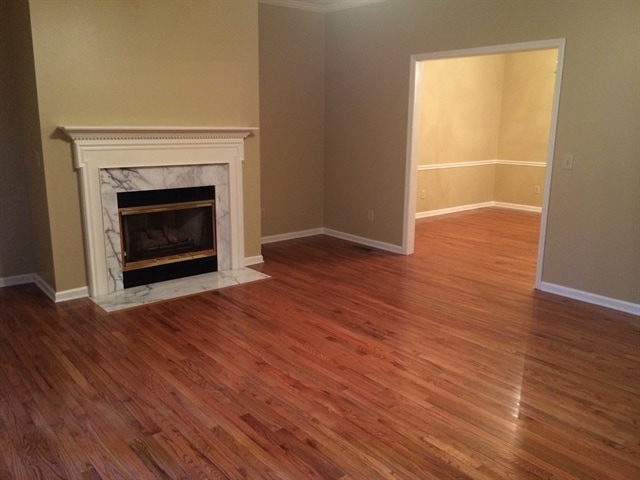 Building Photo - 1216 Buckingham Cir