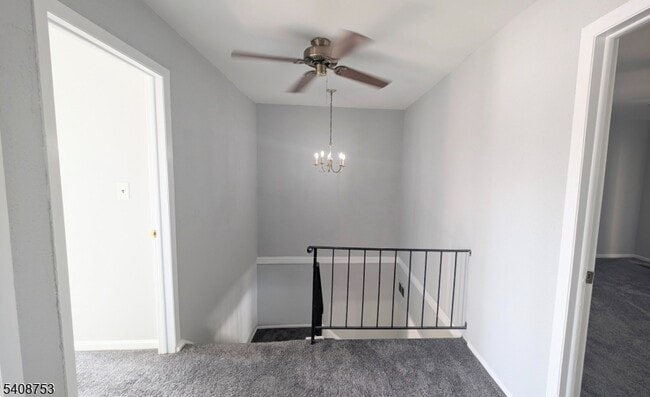 Building Photo - 104 Bluebird Dr