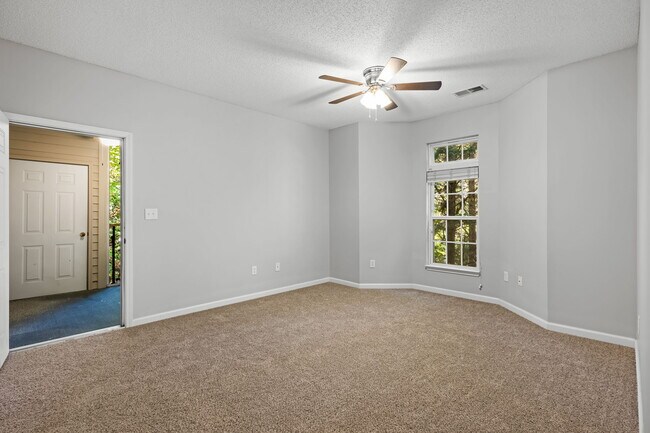 Building Photo - 3002 Greystone Pt