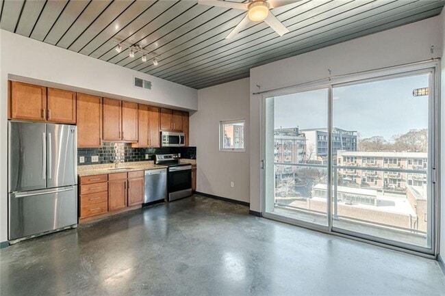 Building Photo - 620 Glen Iris Dr NE