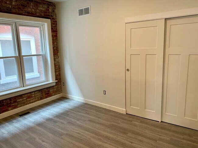 Building Photo - 1420 Union Blvd