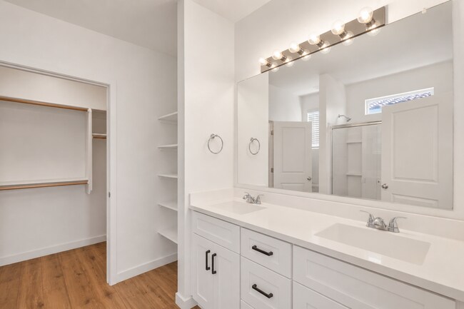 Building Photo - 18128 W Soft Wind Dr