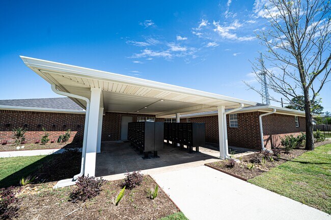 Building Photo - 242 Ulrich Ln