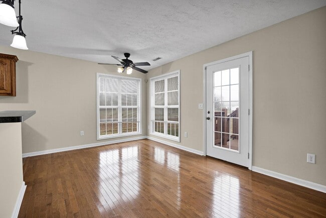 Building Photo - 15 Goldenrod Dr