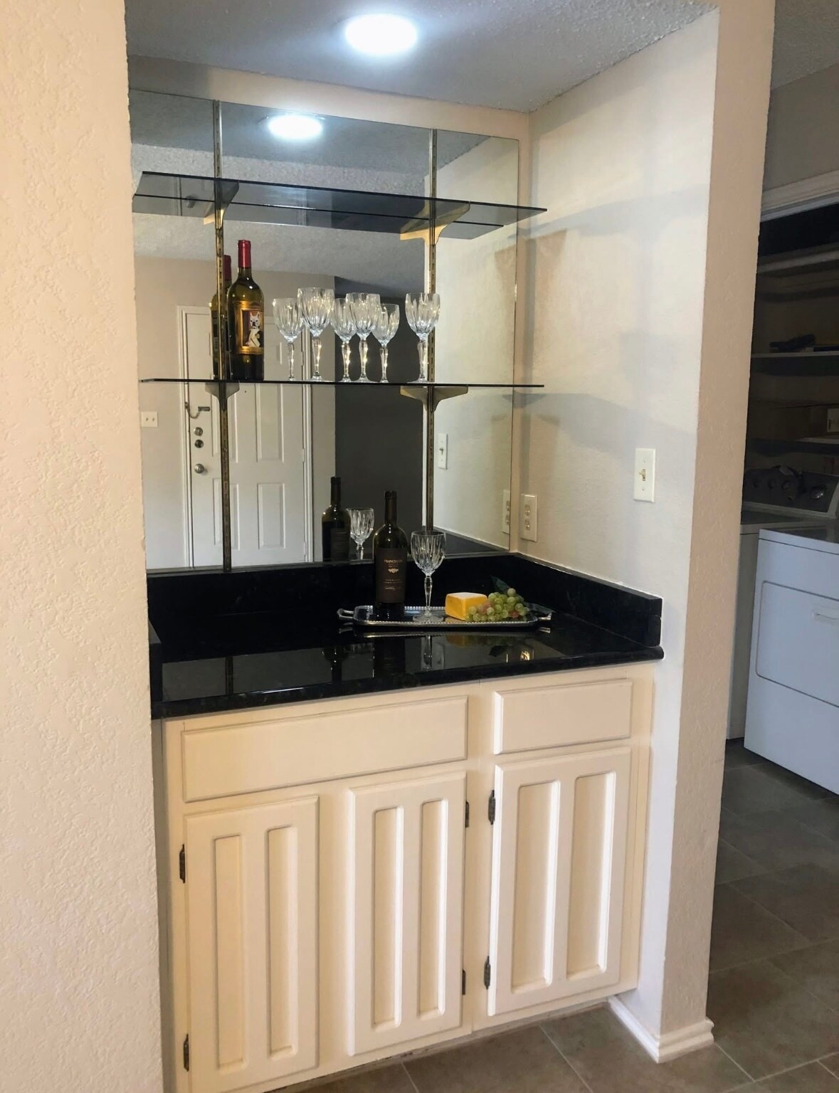 Bar in Living Room - 1202 Thorpe Ln