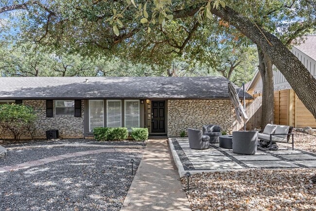 Building Photo - 7103 Mesa Dr