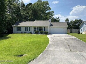 Building Photo - Charming 3 Bedroom, 2 Bath Home in Hubert-132 Daphne Drive
