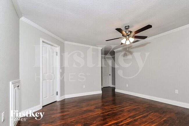 Building Photo - 4635 Dillwyn Dr
