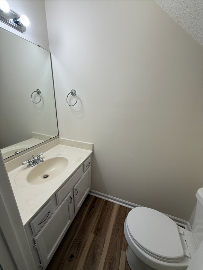 Building Photo - Beautiful Cary Townhome