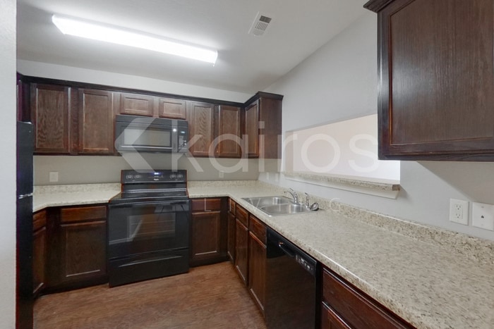 Building Photo - 3902 Thomas St