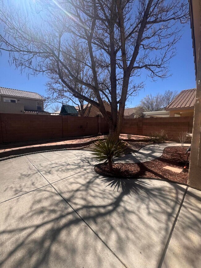 Building Photo - 6012 Sipapu Ave NW