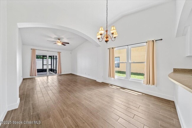 Building Photo - 890 Luminary Cir