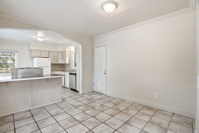 Building Photo - 1503 S SE Blvd