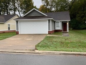 Building Photo - 2008 Jackman St