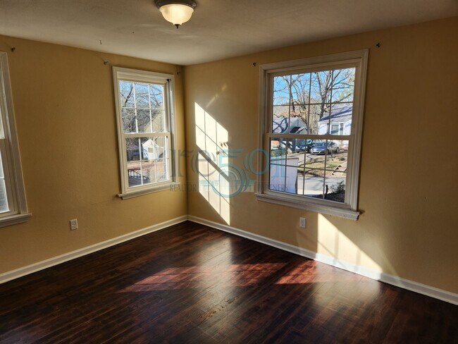 Building Photo - Great Family Home!  4BR 2 BA