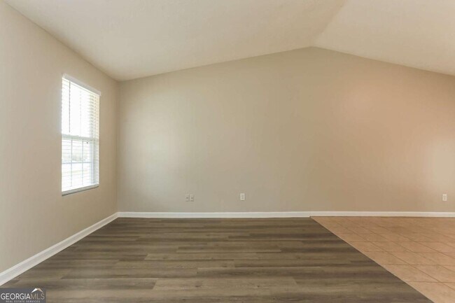 Building Photo - 4981 Galbraith Cir