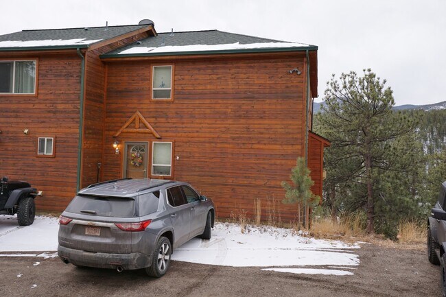 Primary Photo - Lovely Townhome in Bailey!