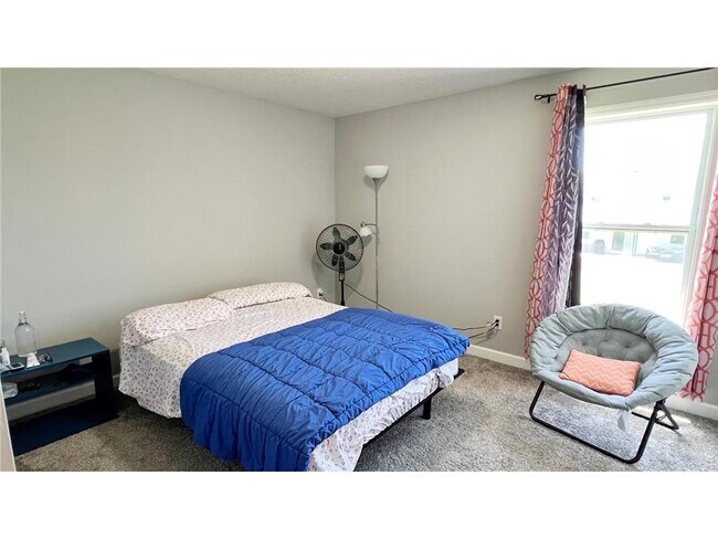 Building Photo - 12750 Erskin Circle NE
