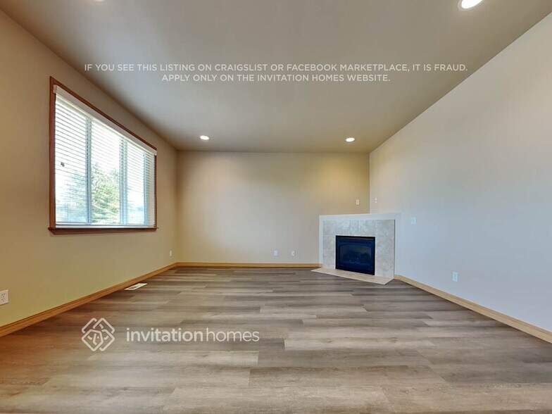 Building Photo - 6701 47th Pl NE