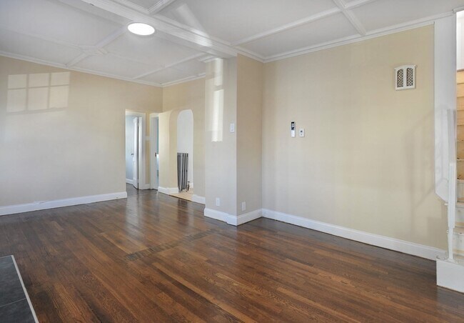 Building Photo - 3 Island Ave