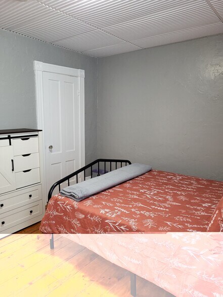 Building Photo - 9 Reeves St