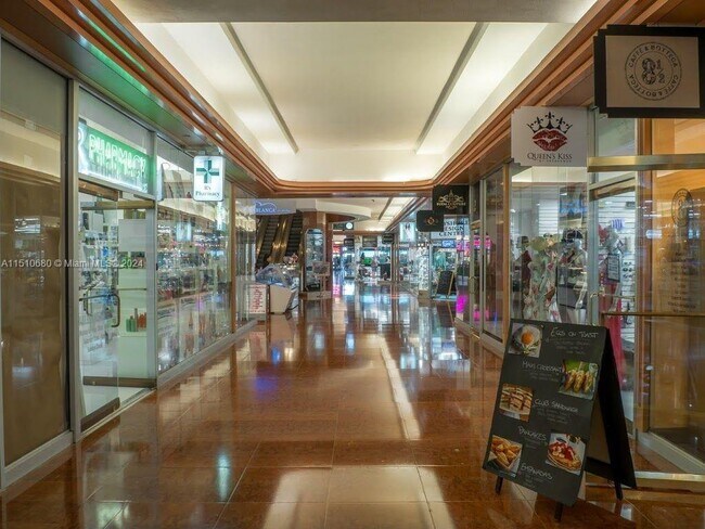 Building Photo - 1717 N Bayshore Dr