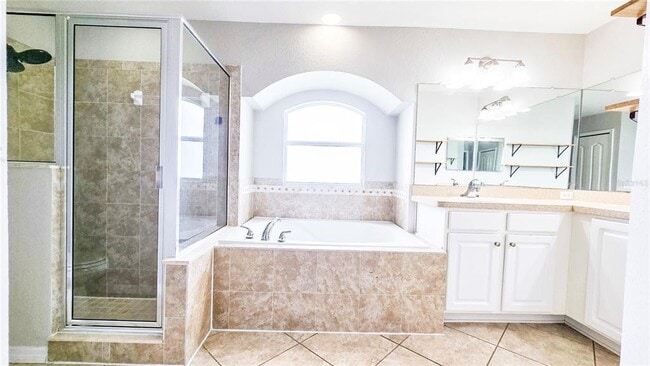 Building Photo - 3519 Kenwood Crossing