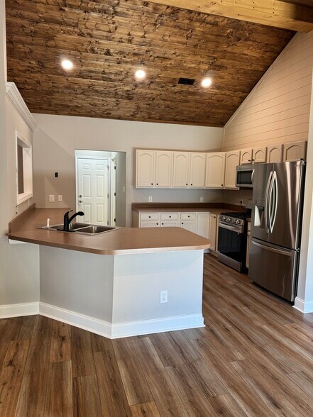 Building Photo - 7129 Rocky Mountain High Blvd