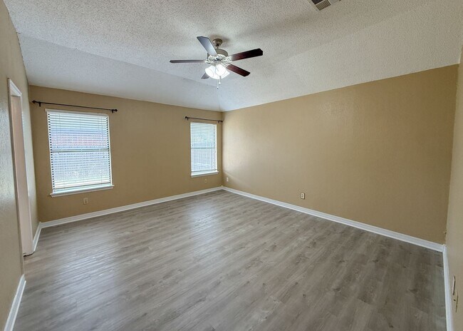 Building Photo - 1009 NW 168th St
