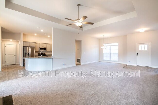 Building Photo - 281 Union Dr