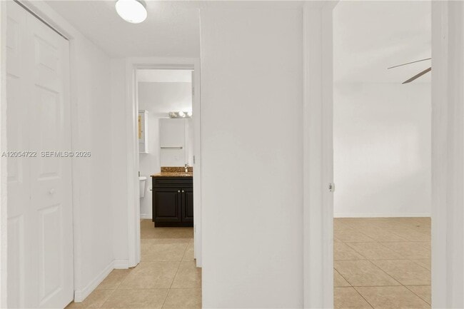 Building Photo - 14500 SW 88th Ave