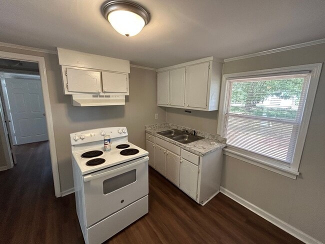 Building Photo - 2 Bedroom House in Sharpsburg