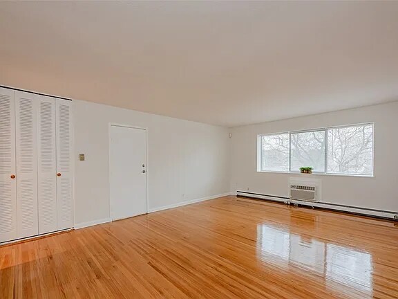 Building Photo - 2456 East Ave