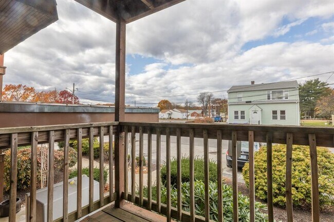 Building Photo - 10 Josephine St